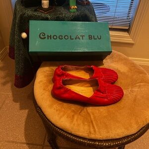 Chocolat Blu flats.